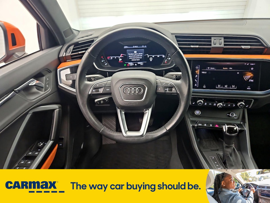 Vehicle image 13 of 26