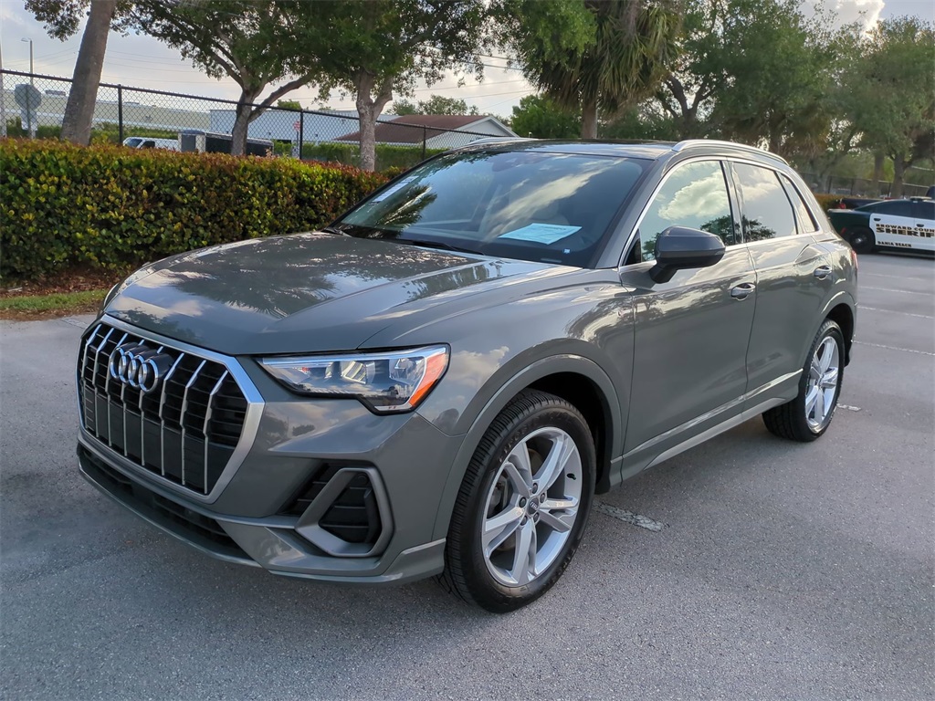 Vehicle image 1 of 32