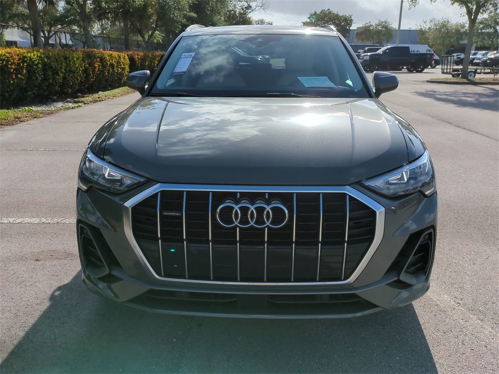 Vehicle image 2 of 32