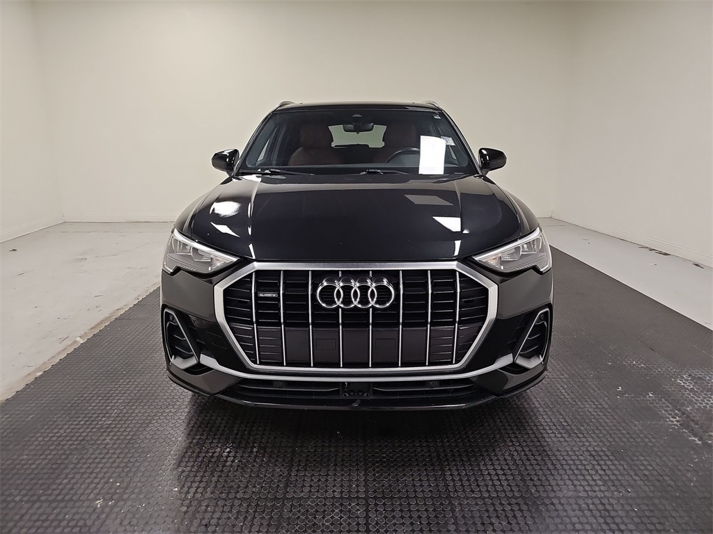 Vehicle image 3 of 32