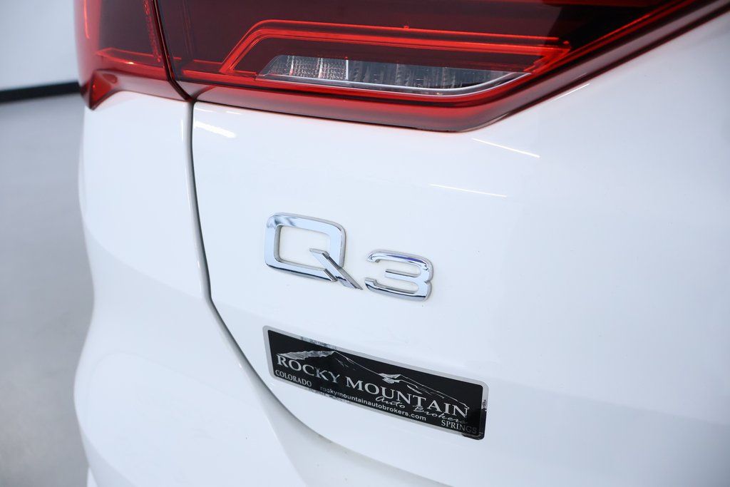 Vehicle image 31 of 39