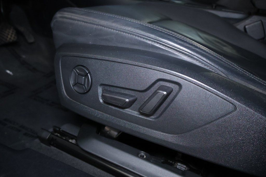 Vehicle image 28 of 39