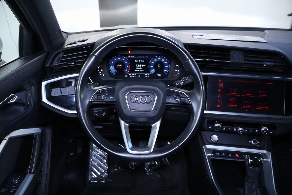 Vehicle image 14 of 39
