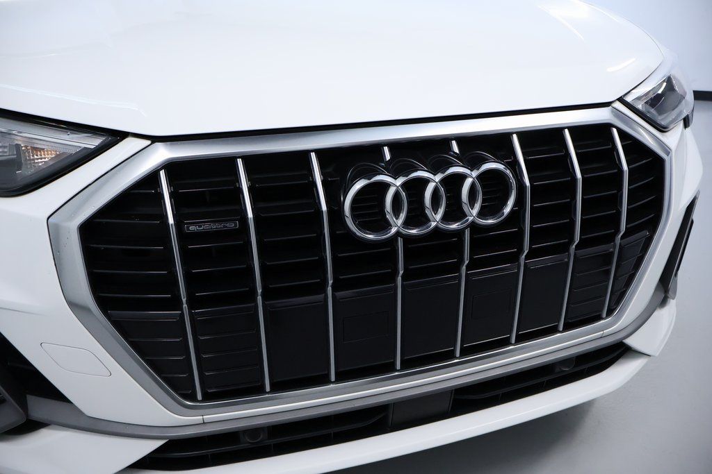 Vehicle image 22 of 39