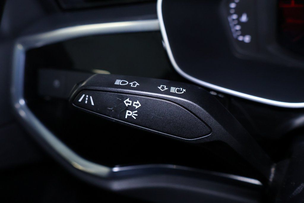 Vehicle image 29 of 39