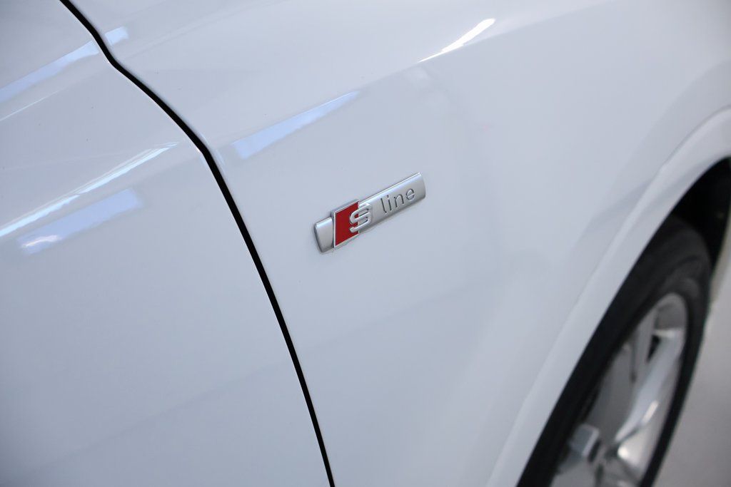 Vehicle image 32 of 39
