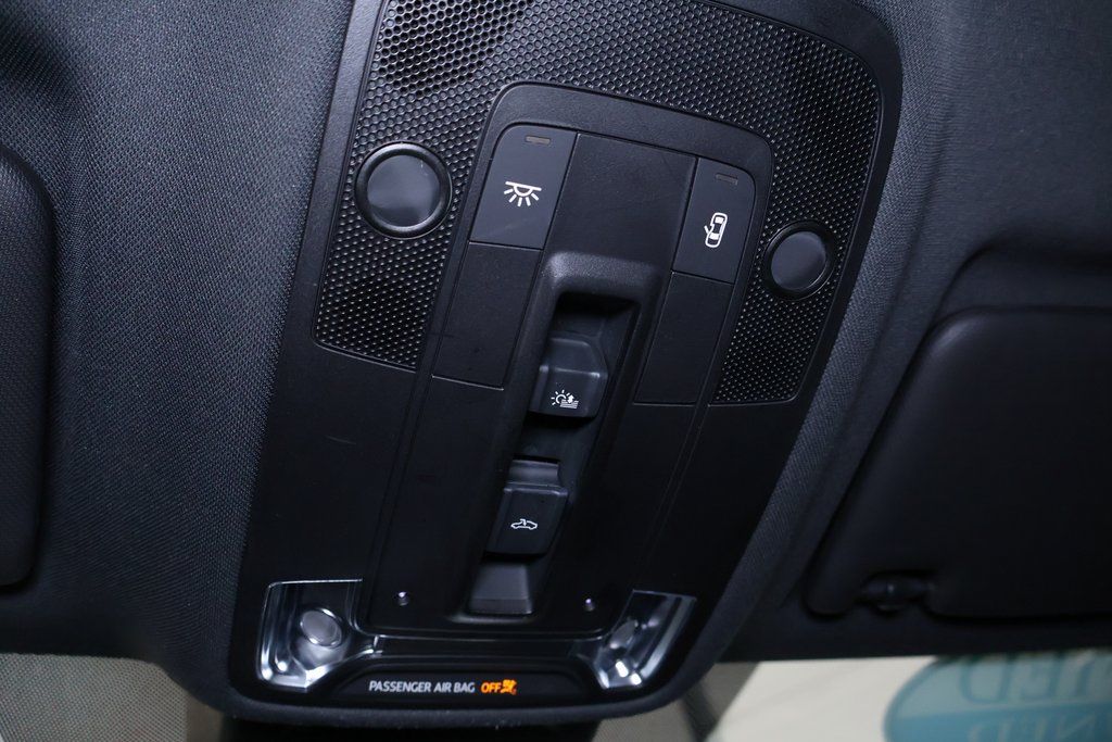 Vehicle image 23 of 39