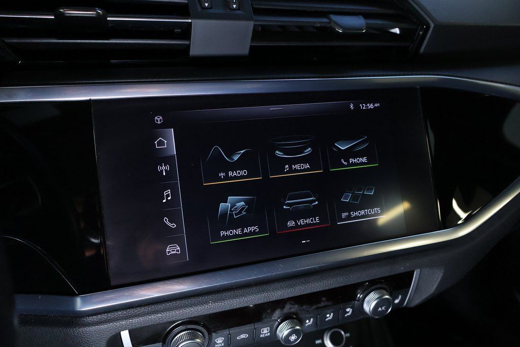 Vehicle image 20 of 39