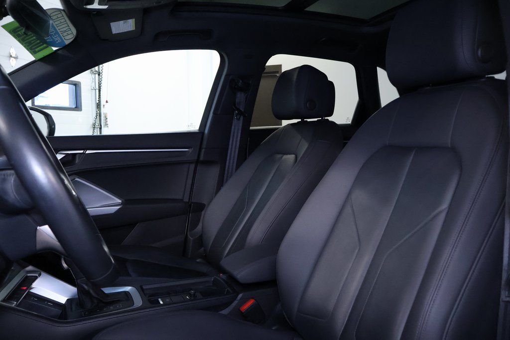 Vehicle image 13 of 39