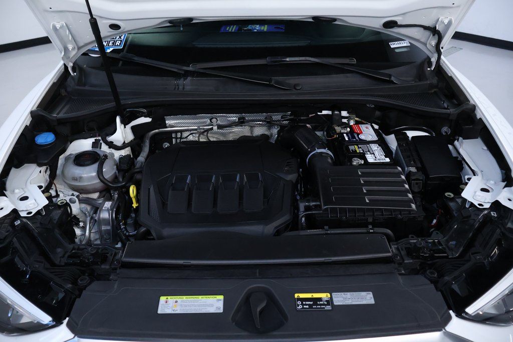 Vehicle image 8 of 39