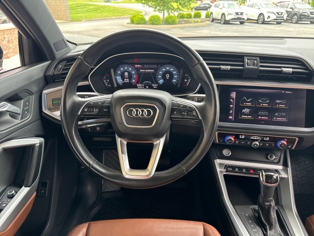 Vehicle image 12 of 19