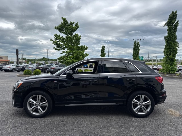 Vehicle image 7 of 19