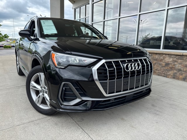 Vehicle image 4 of 19