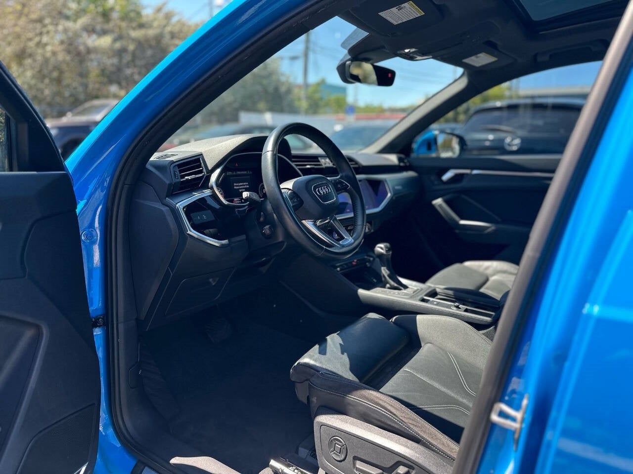 Vehicle image 26 of 47