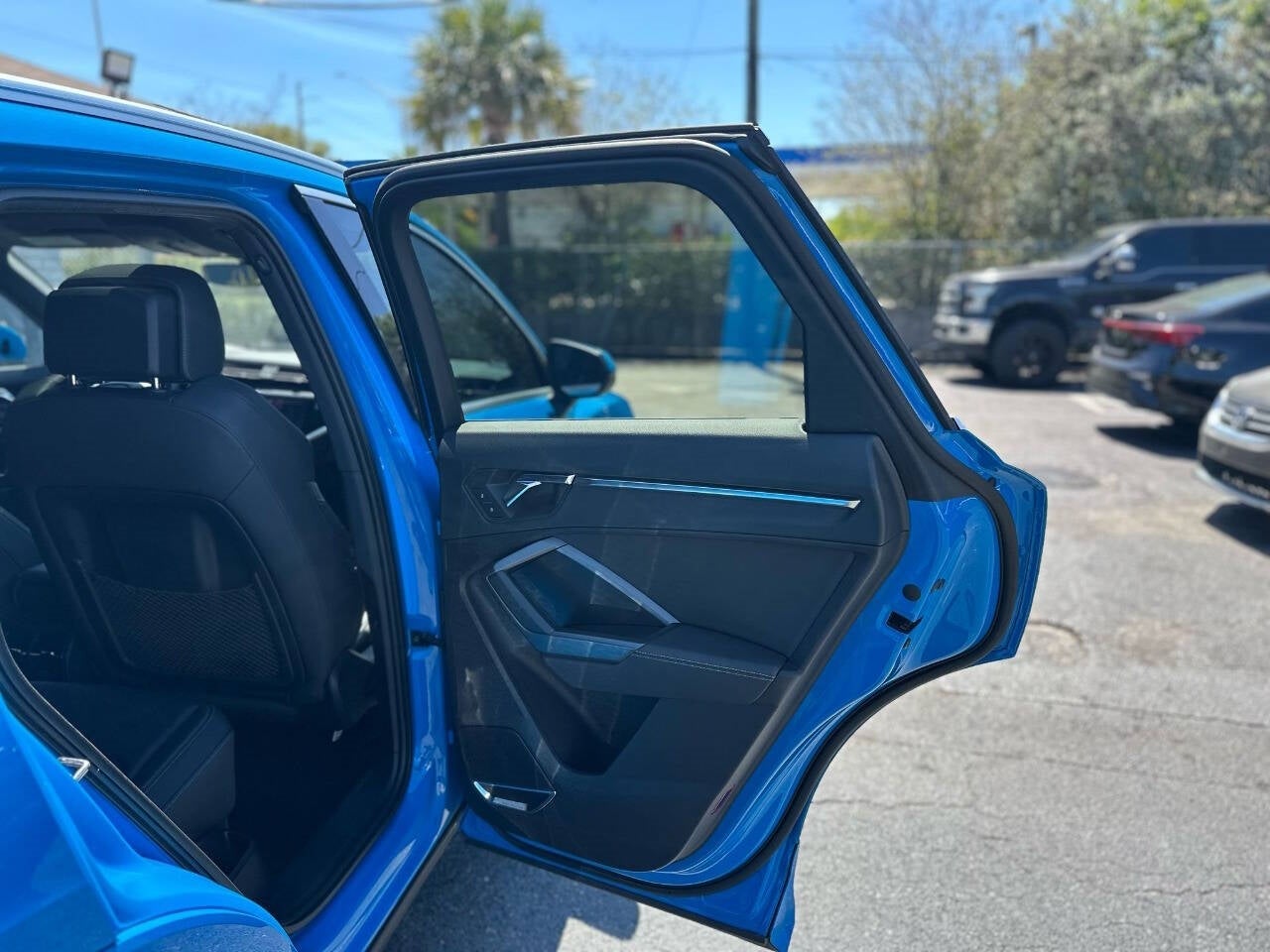 Vehicle image 24 of 47