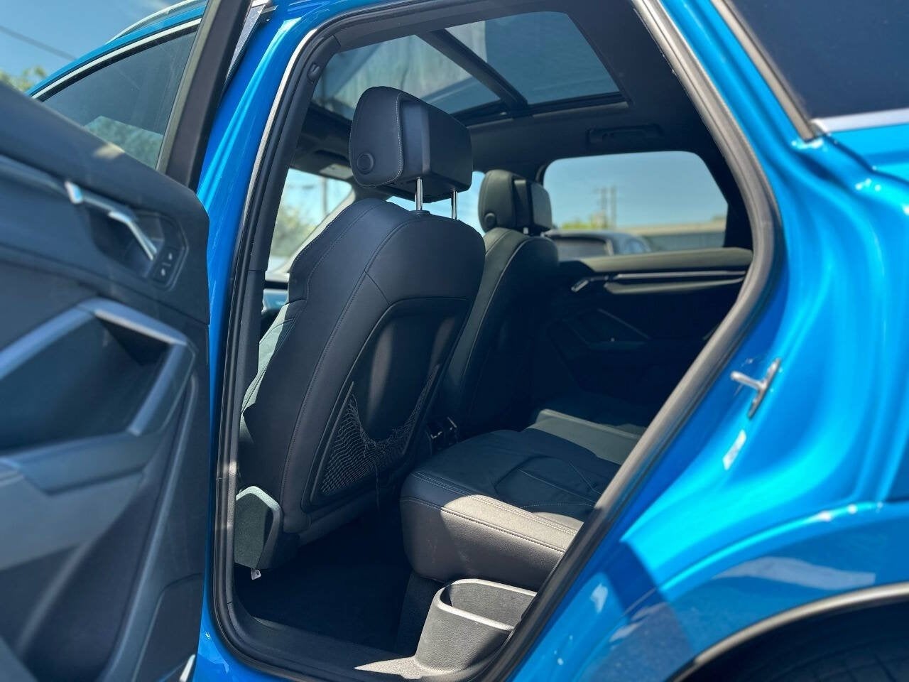 Vehicle image 21 of 47