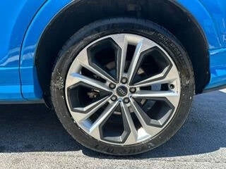Vehicle image 16 of 47