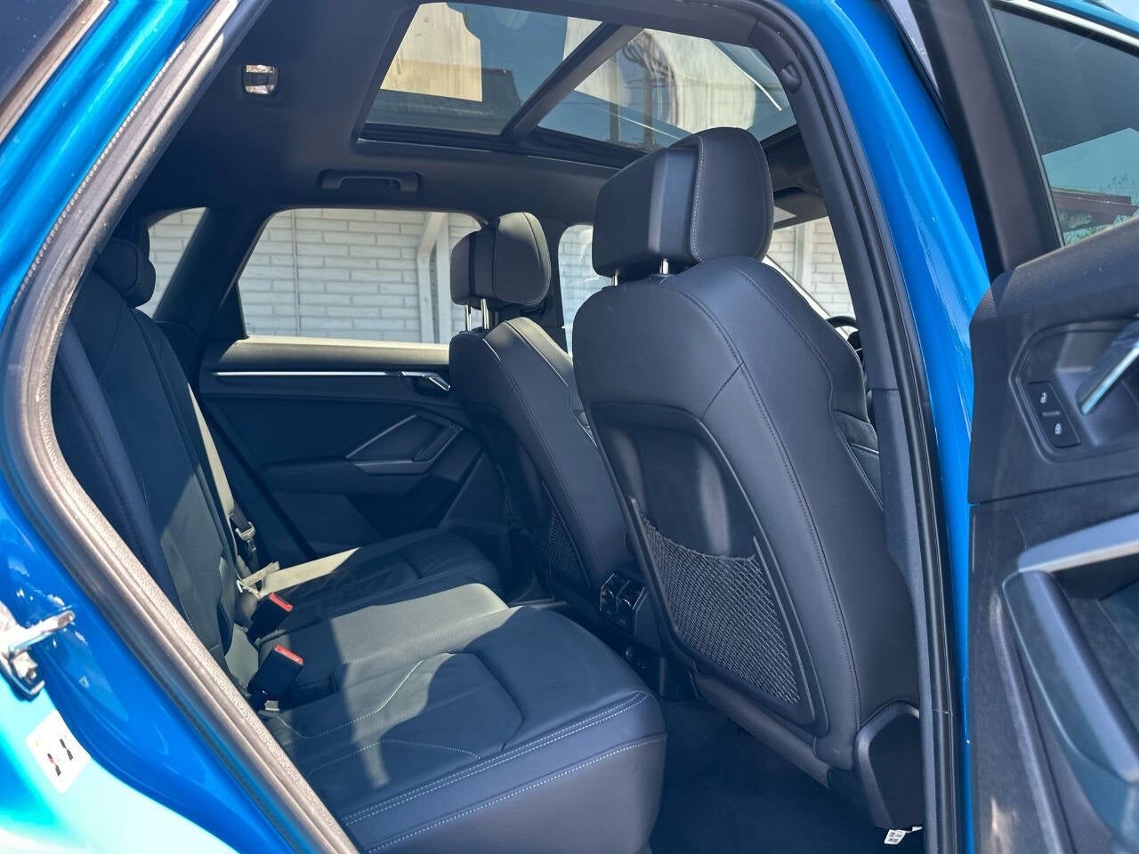 Vehicle image 20 of 47