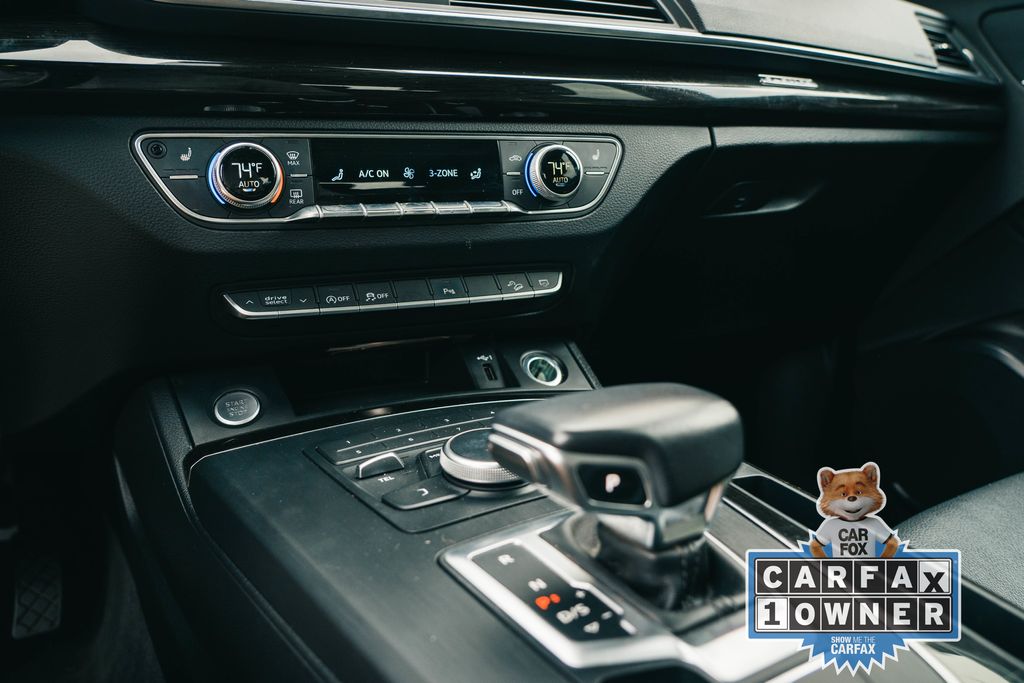 Vehicle image 21 of 26