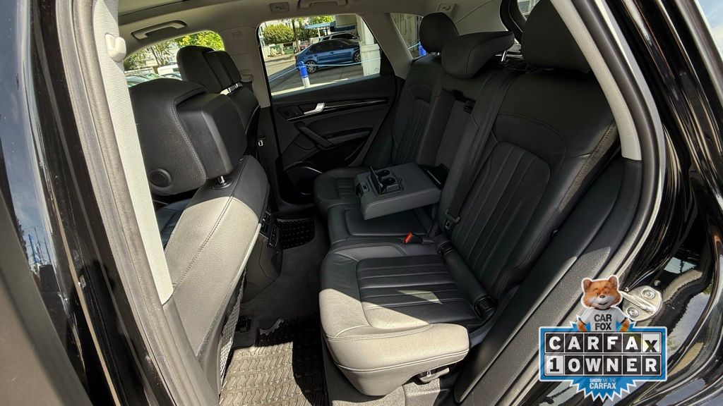 Vehicle image 11 of 26
