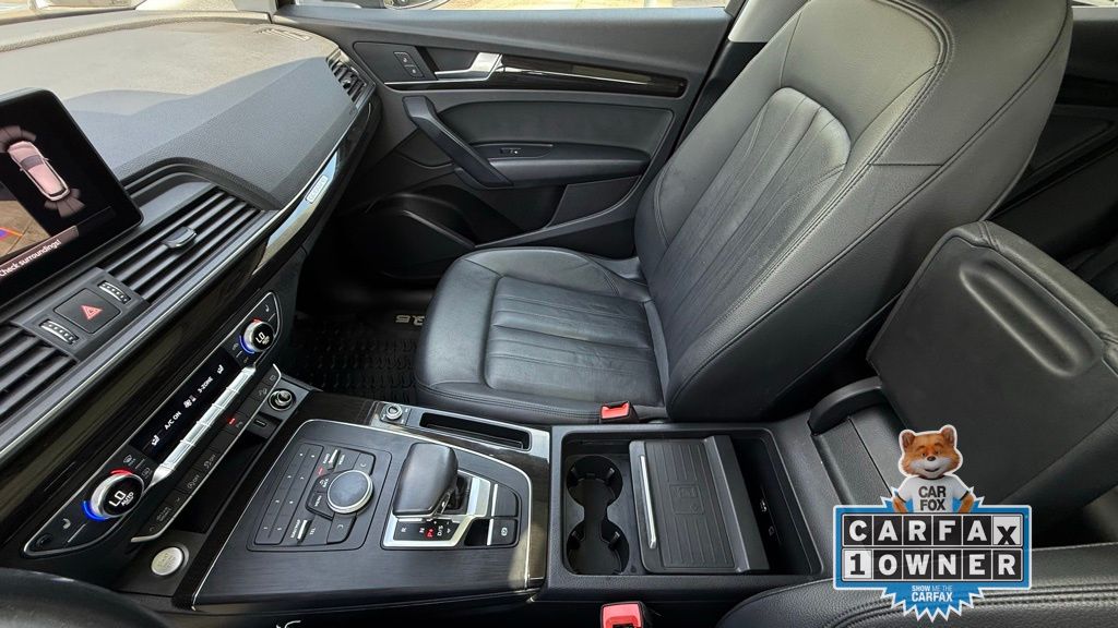 Vehicle image 23 of 26