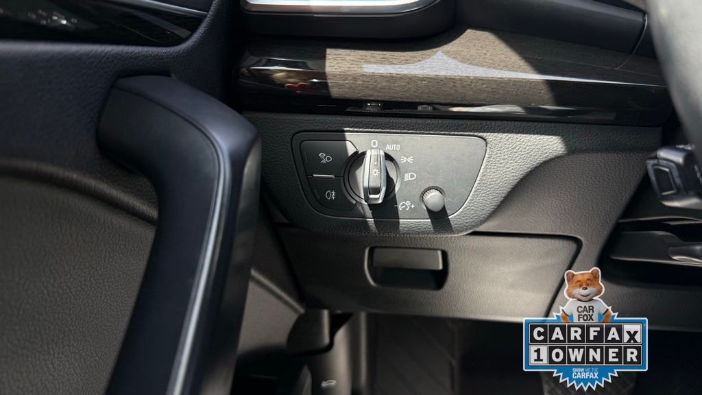 Vehicle image 16 of 26