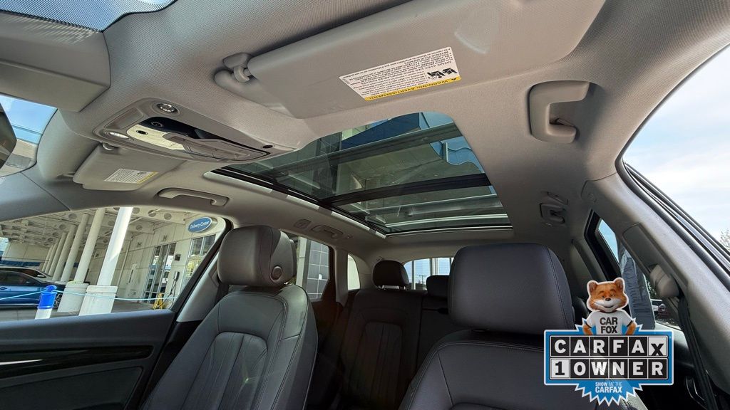 Vehicle image 19 of 26