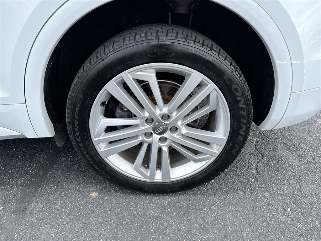 Vehicle image 27 of 29