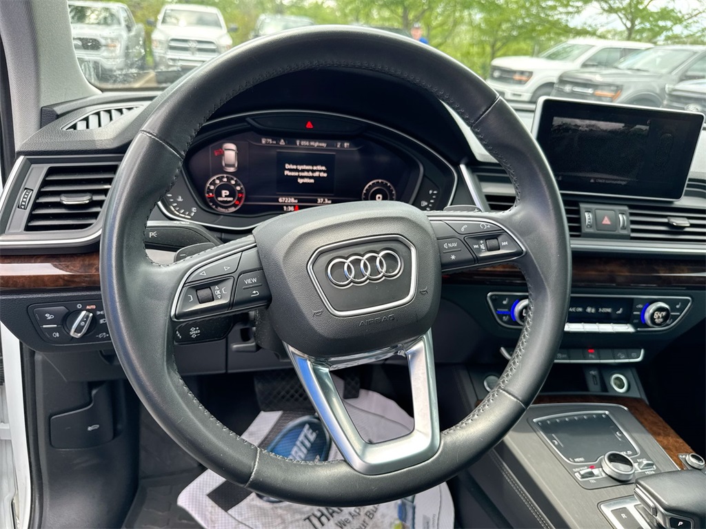 Vehicle image 21 of 29