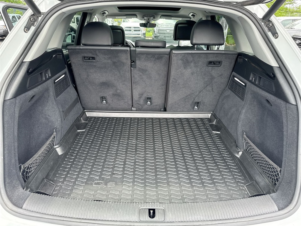 Vehicle image 25 of 29