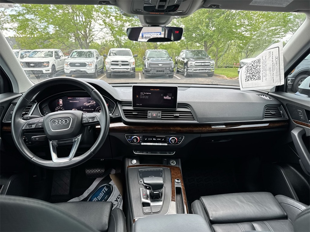 Vehicle image 10 of 29