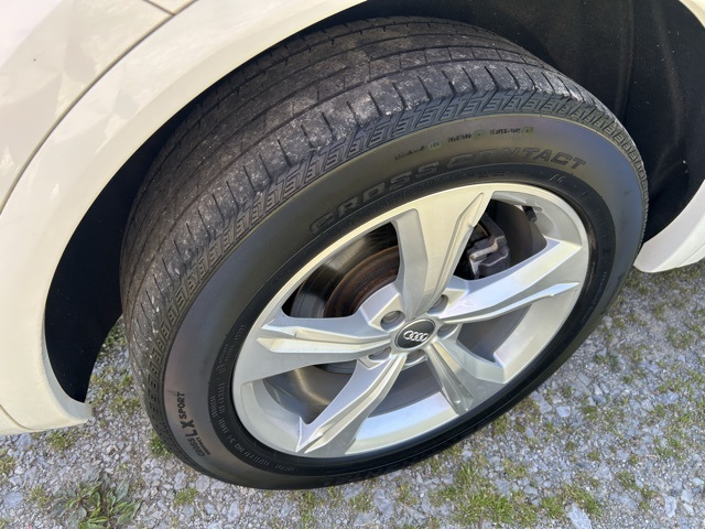 Vehicle image 10 of 37