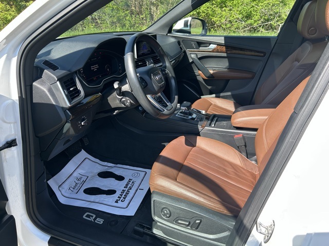Vehicle image 16 of 37