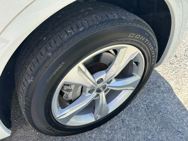 Vehicle image 11 of 37