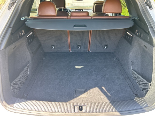 Vehicle image 23 of 37