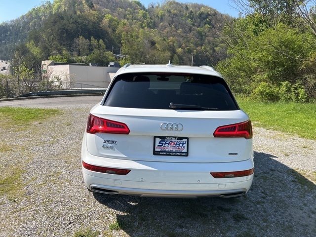 Vehicle image 6 of 37