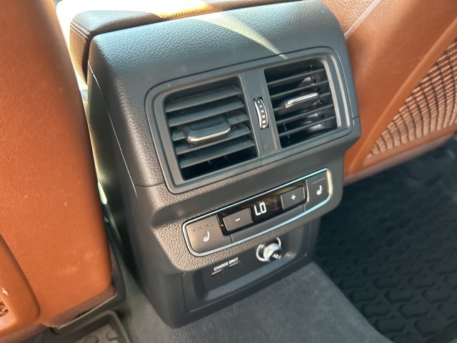 Vehicle image 20 of 37
