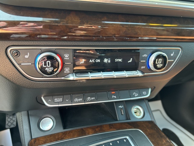 Vehicle image 31 of 37