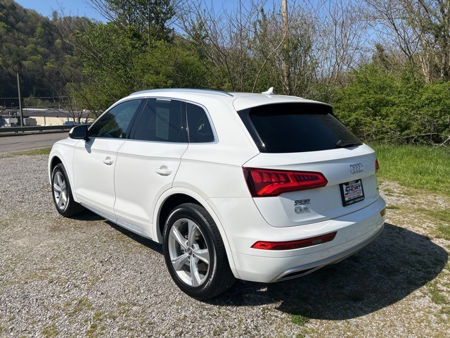 Vehicle image 7 of 37