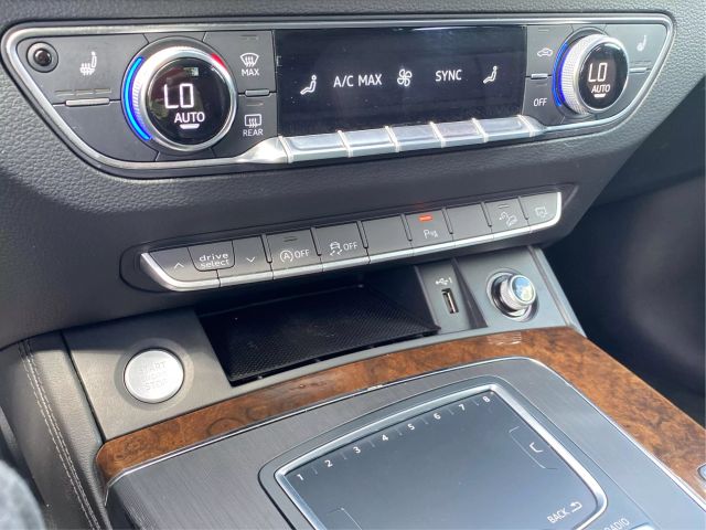 Vehicle image 28 of 36