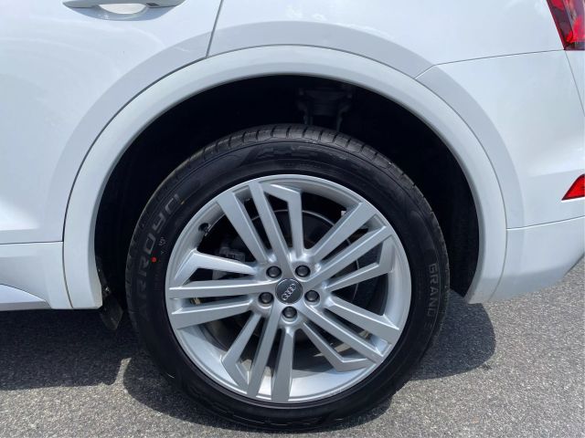 Vehicle image 20 of 36