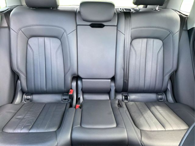 Vehicle image 13 of 36