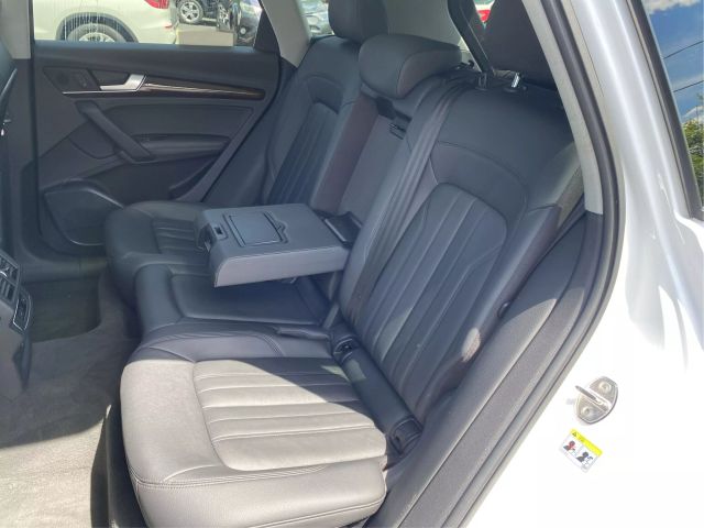 Vehicle image 9 of 36