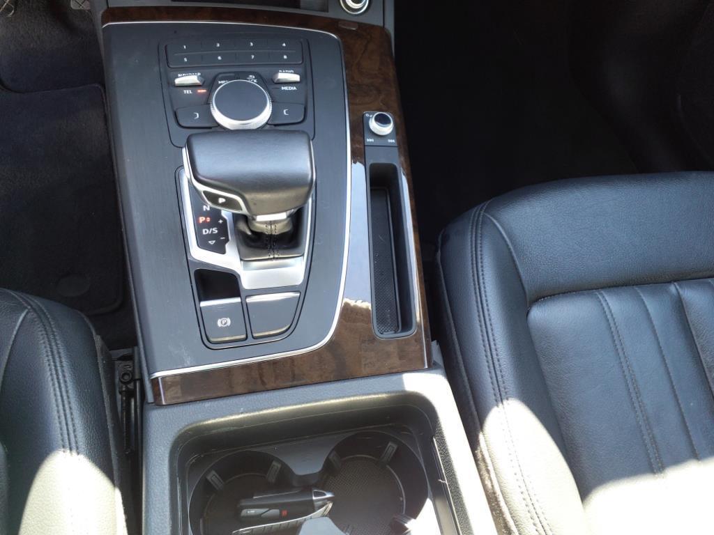 Vehicle image 20 of 31