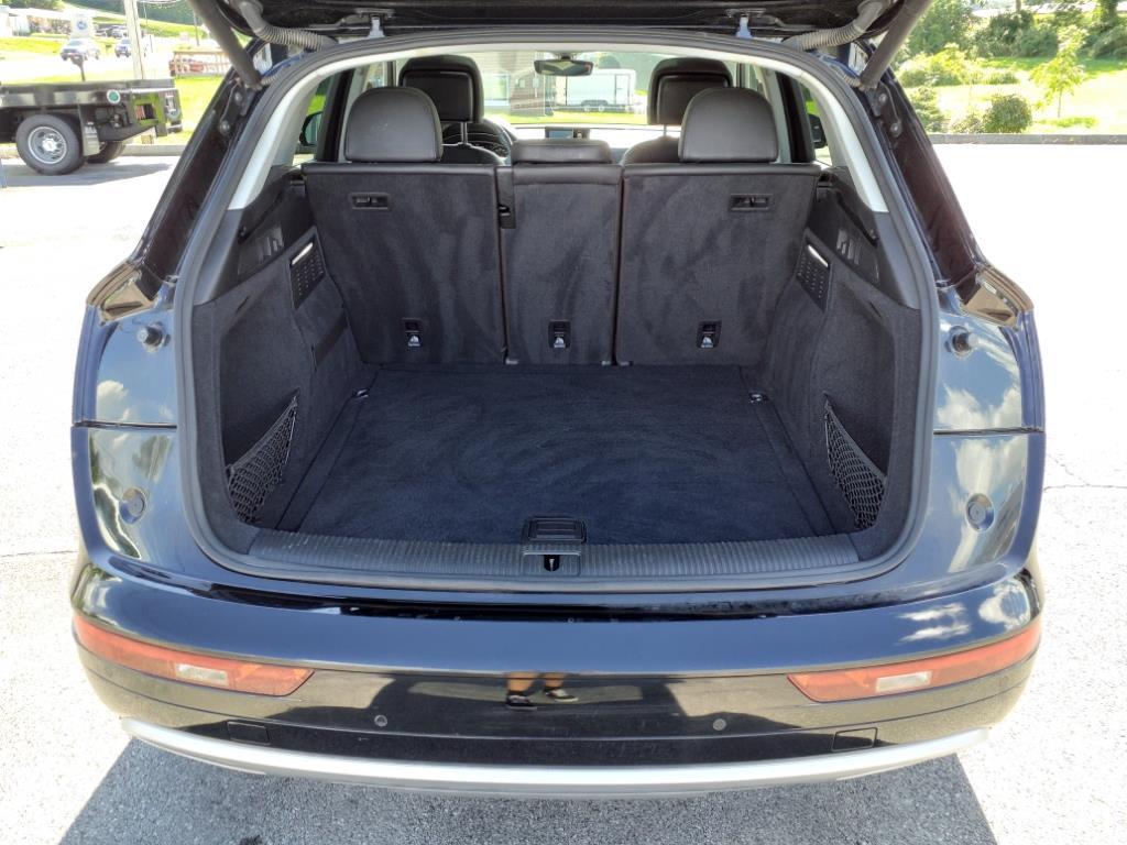 Vehicle image 28 of 31