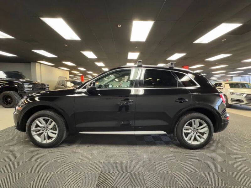 Vehicle image 17 of 58