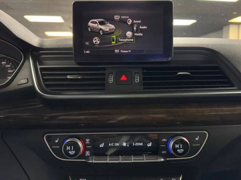 Vehicle image 23 of 58