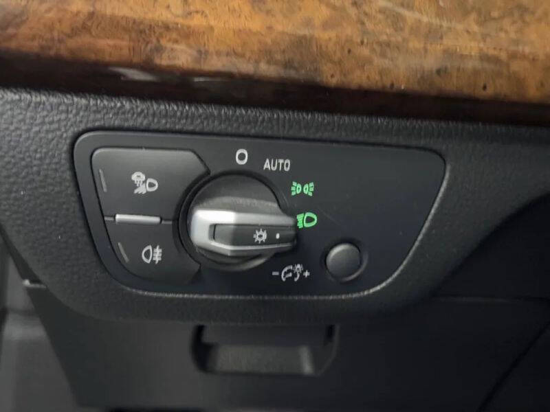 Vehicle image 29 of 58