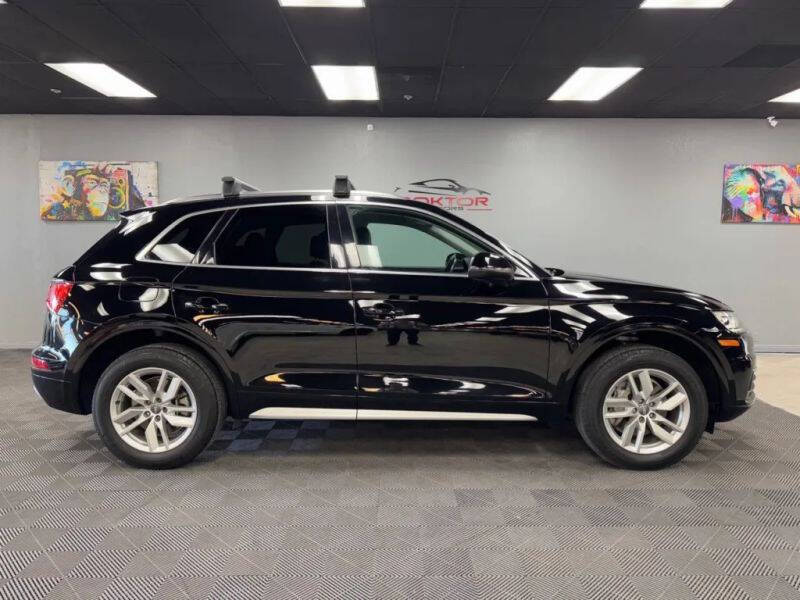 Vehicle image 9 of 58