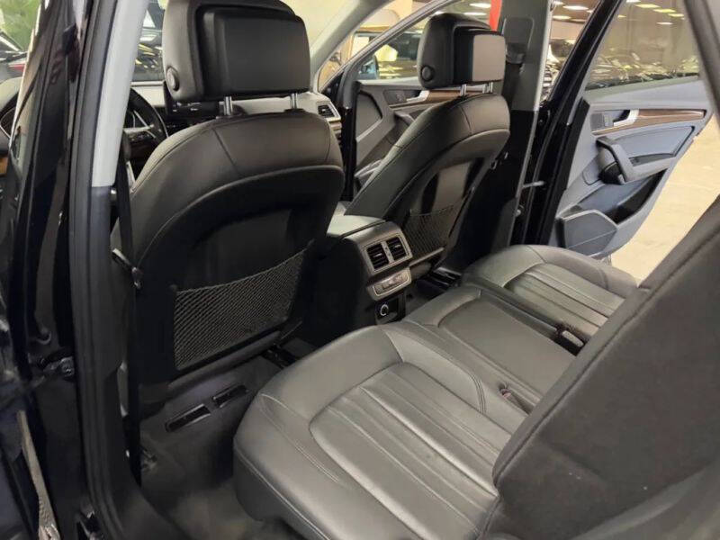 Vehicle image 44 of 58